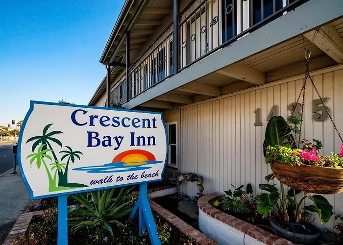 Crescent Bay Inn