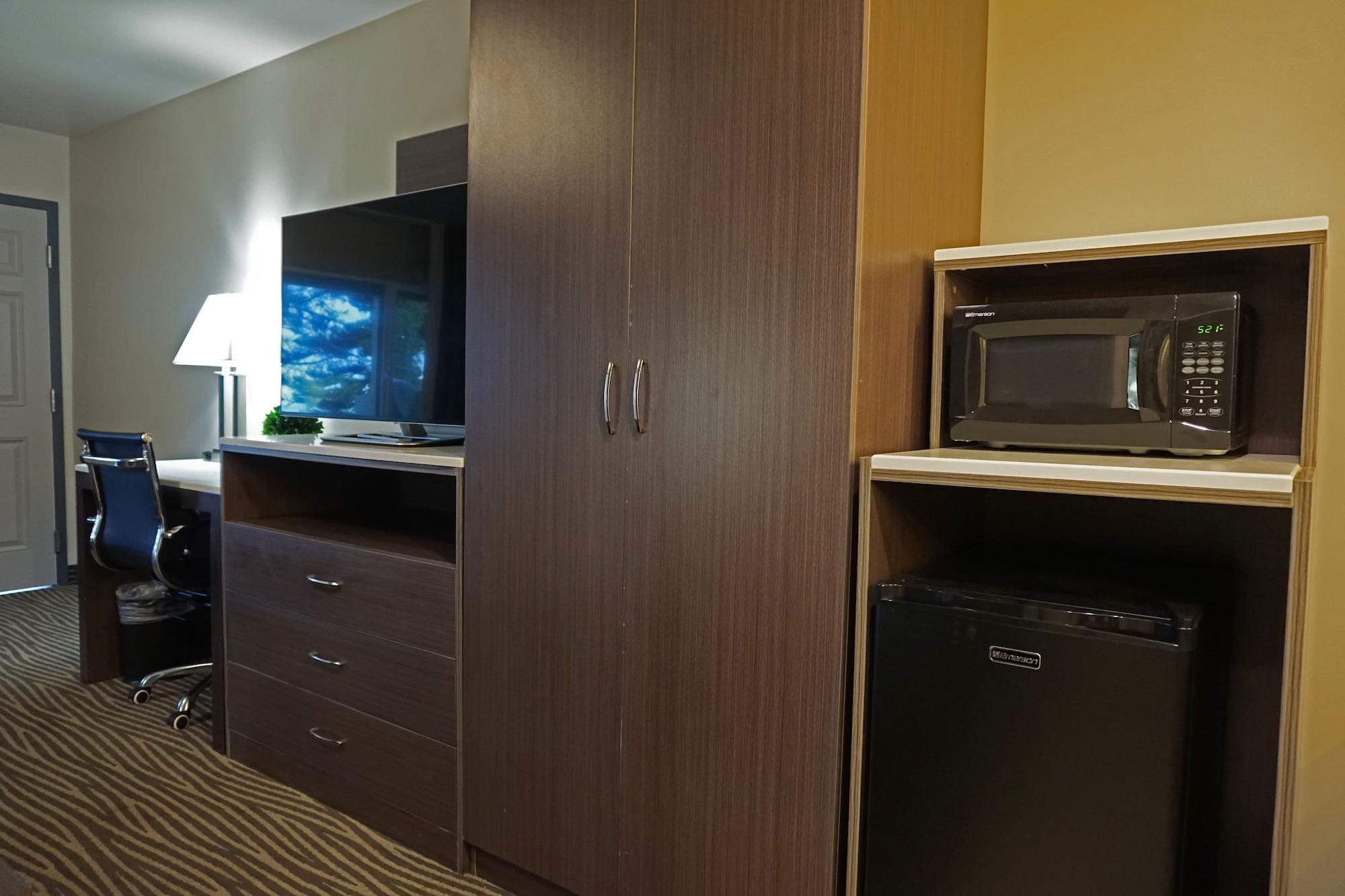 Crescent Bay Hotel 3*